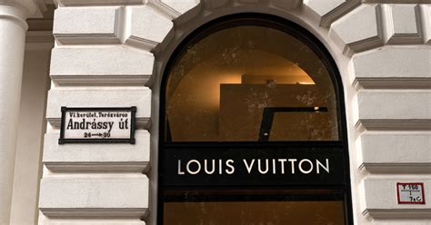 louis vuitton rablás|Kirabolták a Louis Vuitton.